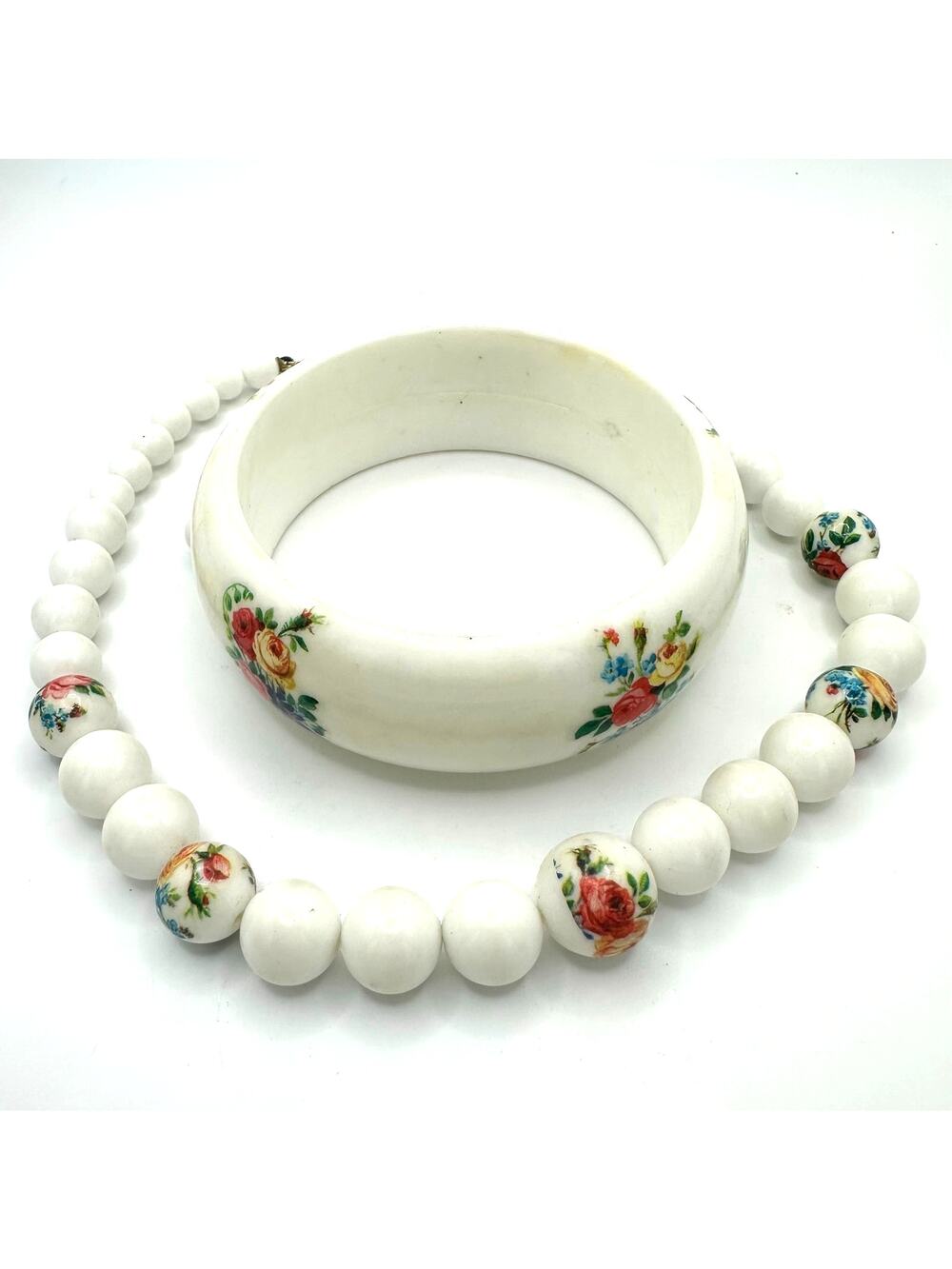 Hong Kong vintage floral white lucite bangle bracelet beaded graduated necklace